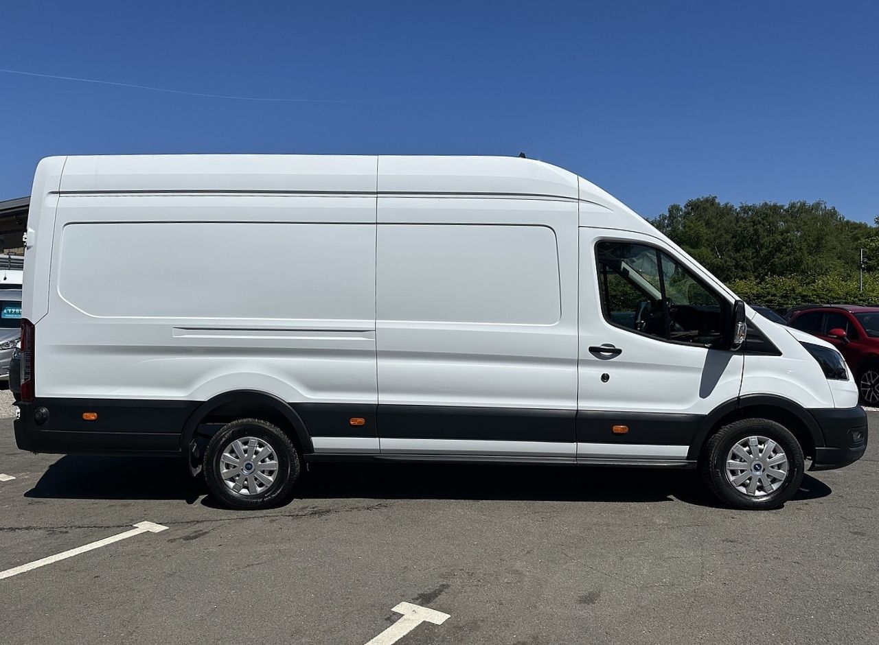 Ford Transit L4 für Möbeltransport in Bochum