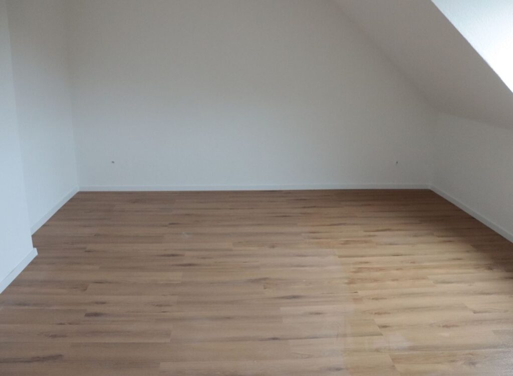 Fertig renovierte Wohnung in Bochum - Wohnbereich