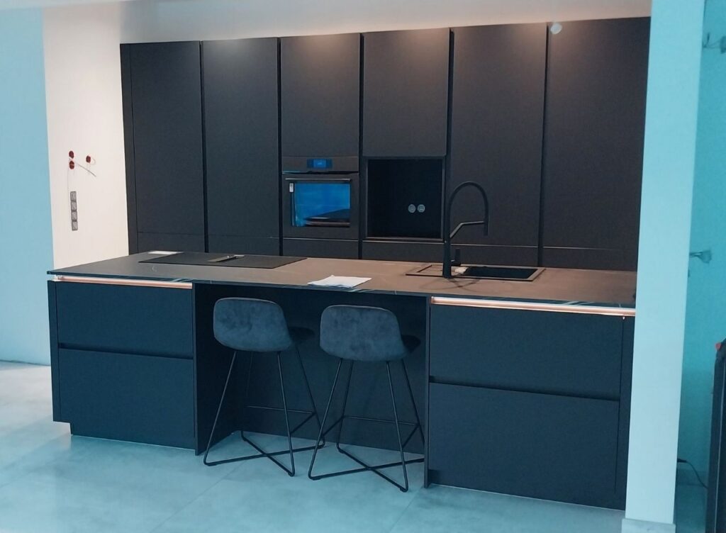 Möbel nach Renovierung - Essbereich in Bochum