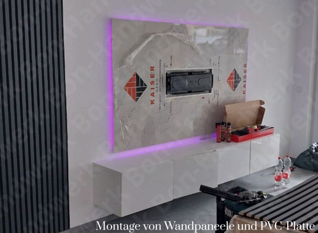 Montage von Wandpaneele und PVC-Platte